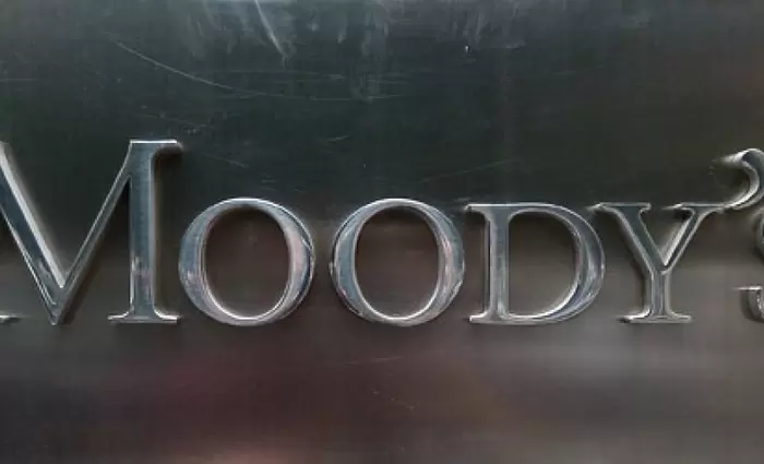 Moody’s: Αργεί η μείωση των ΜΕΔ...