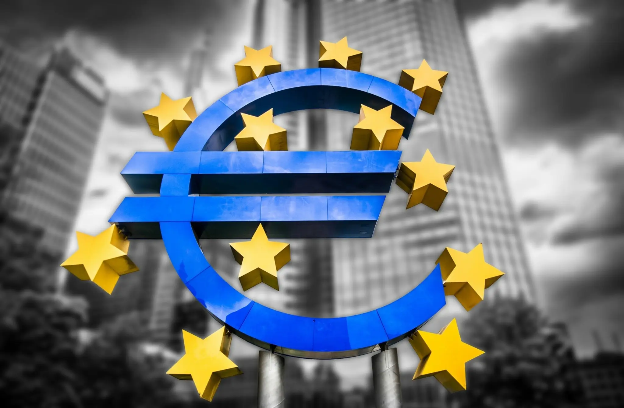 Ευρωζώνη: Σημάδια αποκλιμάκωσης για τα επιτόκια δανεισμού τον Μάιο