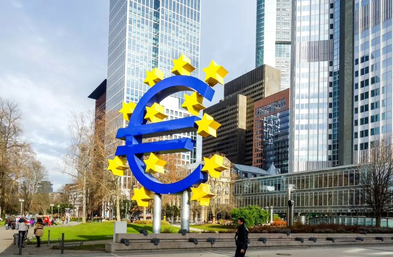 ΕΚΤ: Ασυμφωνία για τις επιπτώσεις της μείωσης των επιτοκίων (πίνακες)