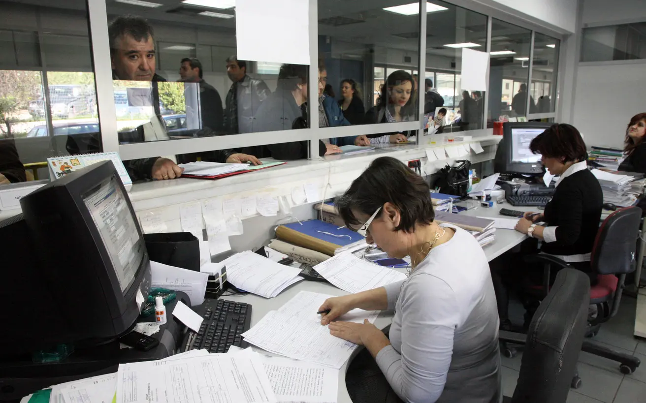 Εργοδοτούνται από το κράτος 52.865 άτομα