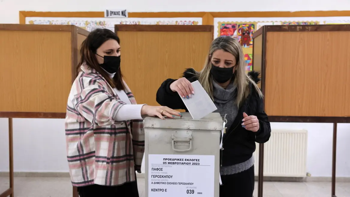 Άνοιξαν οι κάλπες, ξεκινά η διαδικασία εκλογής του 8ου Προέδρου