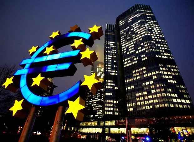 EKT: Μισθοί και πληθωρισμός στις υπηρεσίες κράτησαν αμετάβλητα τα επιτόκια