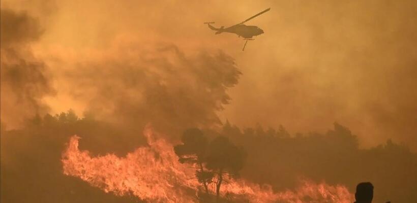 Στις φλόγες η Βορειοανατολική Αττική - Σκληρή μάχη με τις φλόγες