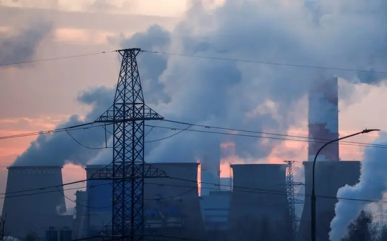 Επιδοτούν νοικοκυριά και επιχειρήσεις για να ρίξουν το ενεργειακό κόστος