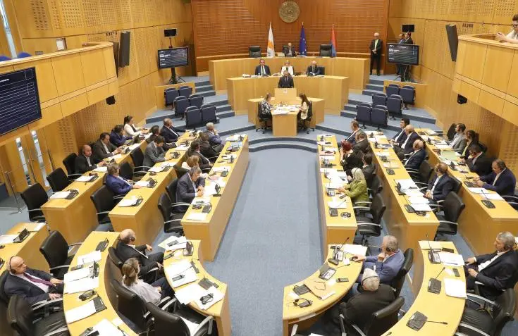 Ενώπιον της Επιτροπής Οικονομικών το νέο πακέτο στήριξης της οικονομίας