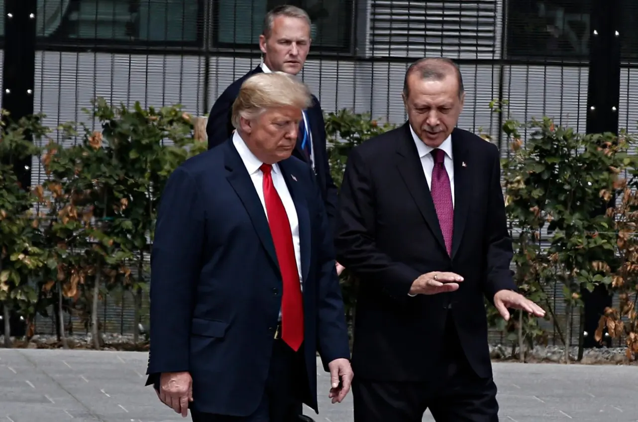 Bloomberg: Ο Ερντογάν επιδιώκει συνάντηση με τον Τραμπ τον Απρίλιο