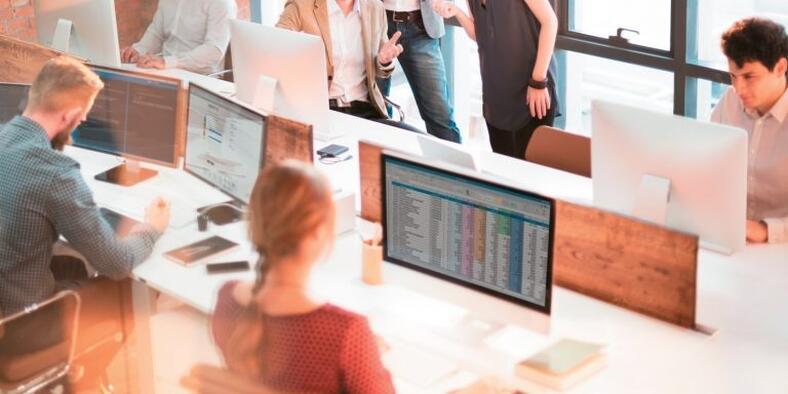 PwC: Προς αλλαγή εργοδότη 1 στους 3 - Ποντάρουν στην ΑΙ για αύξηση μισθών