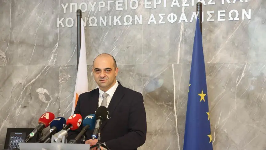 Ζήτησε εποικοδομητική στάση από όλους - Μήνυμα ΥΠΕΡΓ για ΑΤΑ - ξενοδοχεία