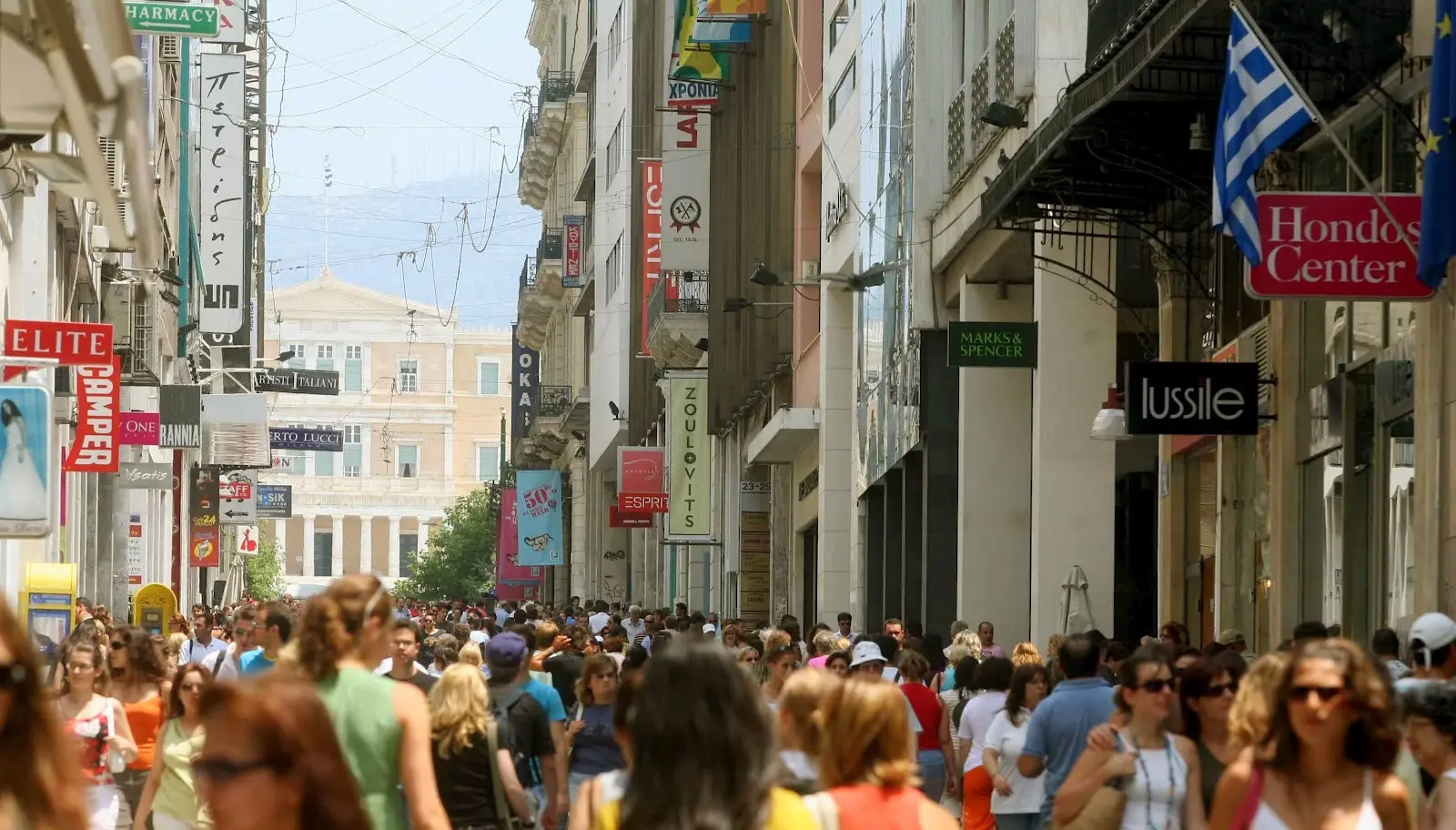 Η Ερμού στην Αθήνα στους ακριβότερους εμπορικούς δρόμους του κόσμου
