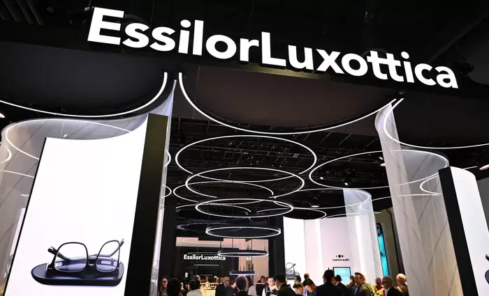 Η κούρσα των smart glasses επιβαρύνει τη μετοχή της EssilorLuxottica