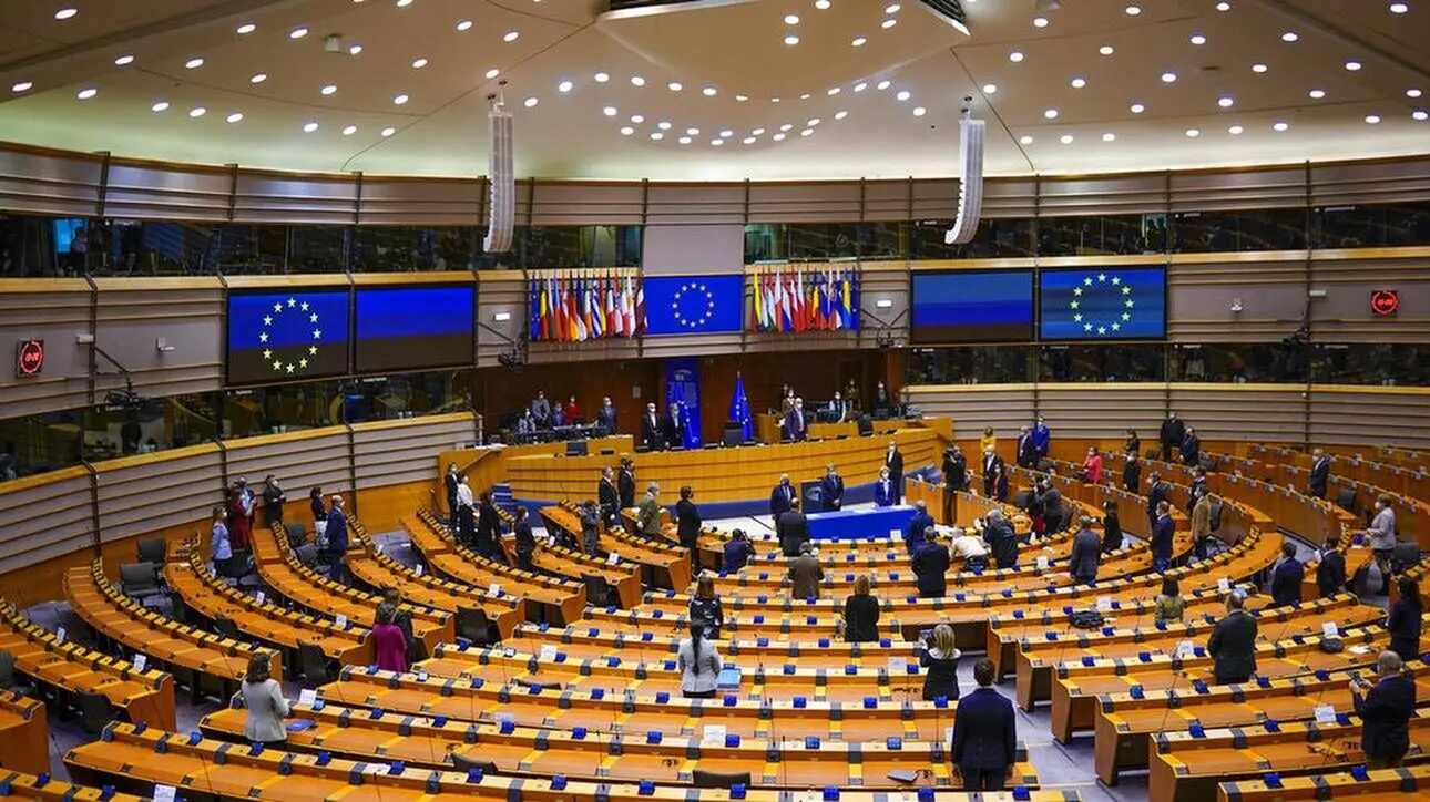 Ζητούν αυστηρότερους ελέγχους ευρωβουλευτών - Αυξάνονται οι συλλήψεις