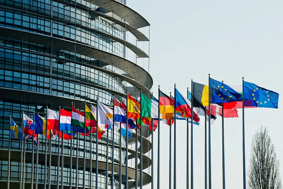 Διαφορετικές εκτιμήσεις στην Ευρώπη για την αντίδραση στους δασμούς Τραμπ