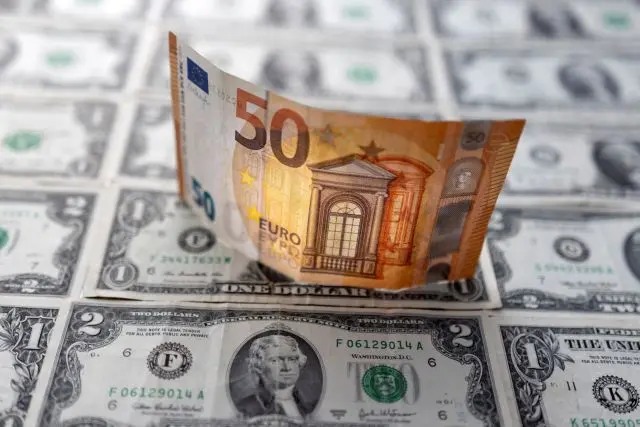 Οι αμυντικές δαπάνες εκτοξεύουν το ευρώ - Απομακρύνεται η ισοτιμία 1:1 με το δολάριο