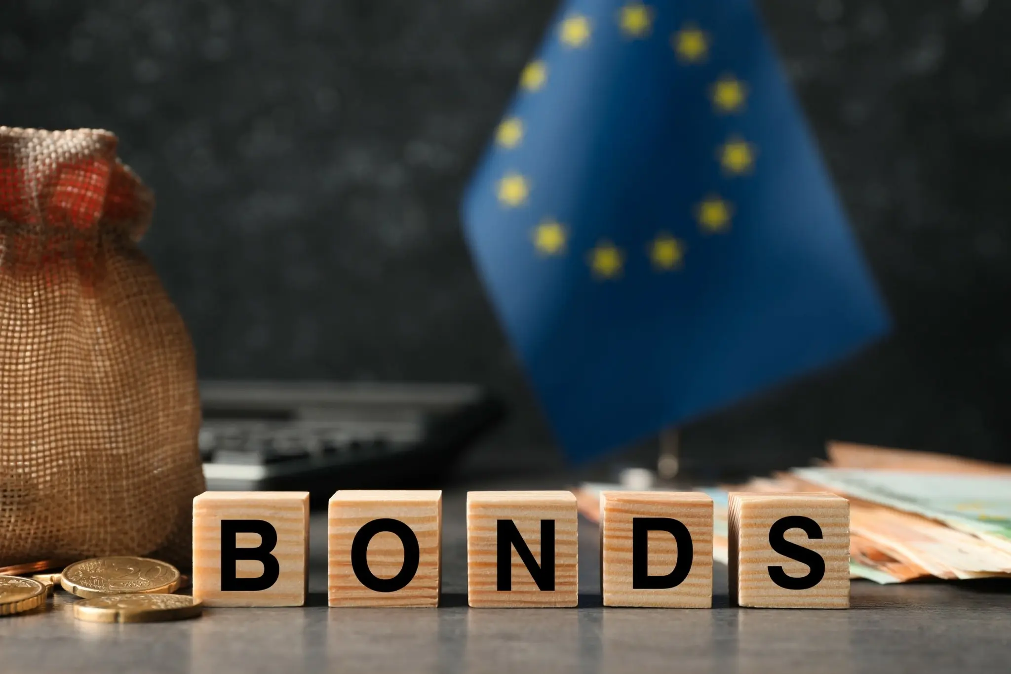 Πώς η Ευρώπη προσπαθεί να προσελκύσει τους επενδυτές ομολόγων (πίνακες)