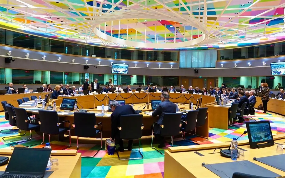 Το Eurogroup στηρίζει τις πιστωτικές παροχές από τον ESM