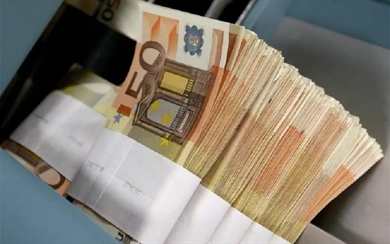 Ποιοι κερδίζουν «χοντρά λεφτά» από την τραπεζική κρίση - Οι καταθέτες «τρέχουν» σε ασφαλή καταφύγια