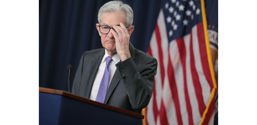 Fed: «Φρένο» στις μειώσεις επιτόκιων αναμένουν οι αναλυτές – Εντείνεται η πολιτική καταιγίδα γύρω από τον Πάουελ