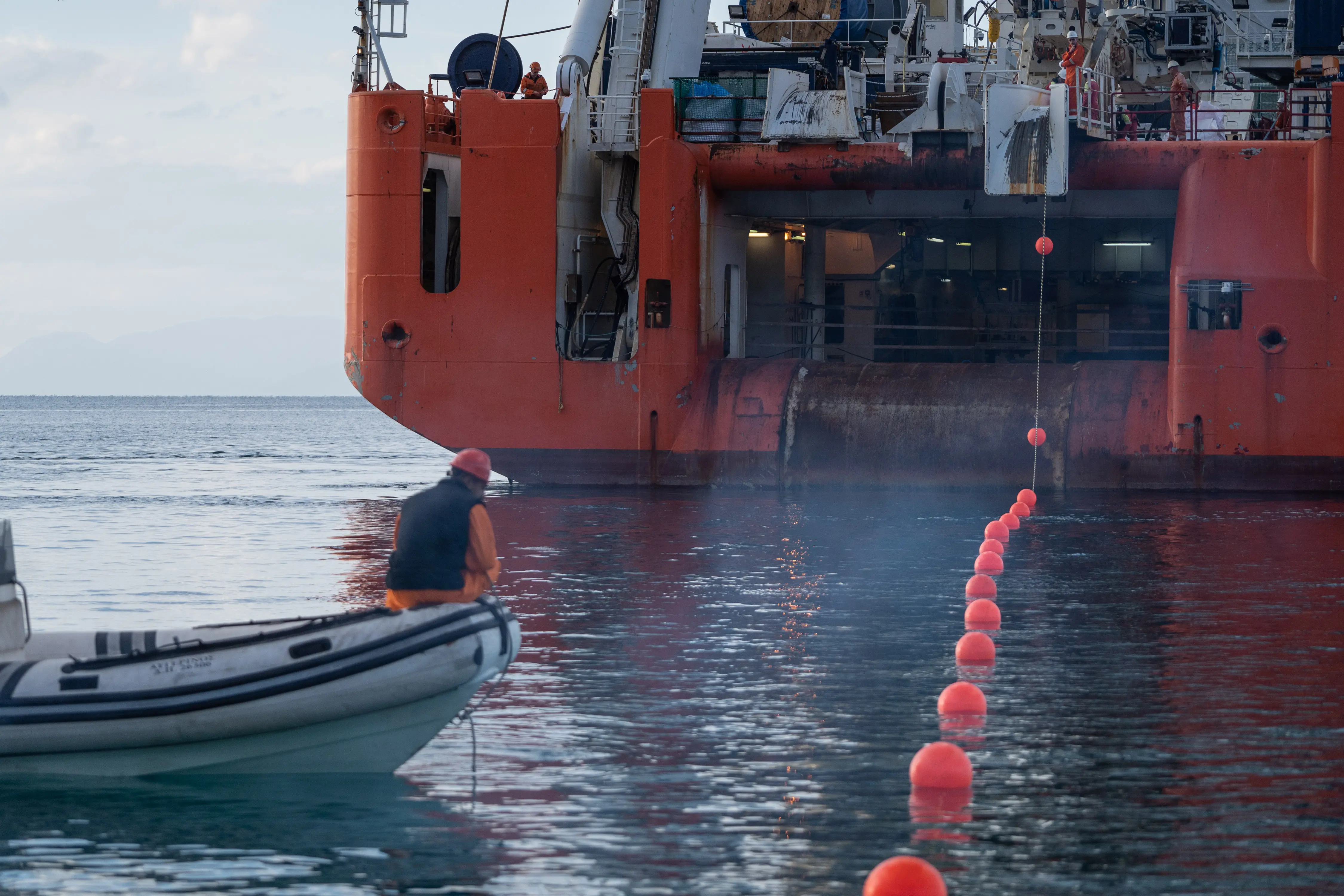 Ρίχνει δίχτυα και στις κυπριακές τηλεπικοινωνίες ο ΑΔΜΗΕ - Τι θα κάνει στο νησί