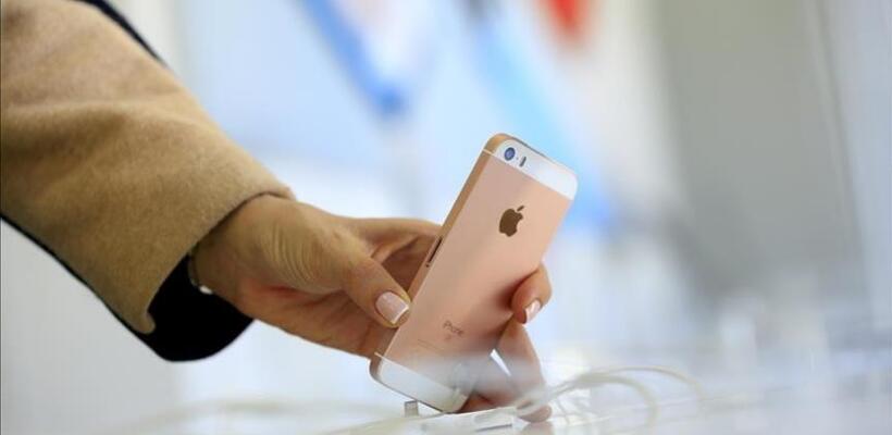 Αυξημένη ζήτηση για iPhone λόγω φόβων για επικείμενες αυξήσεις τιμών