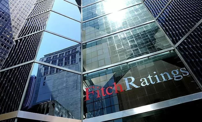 Fitch: Αναβάθμισε την Κύπρο σε 