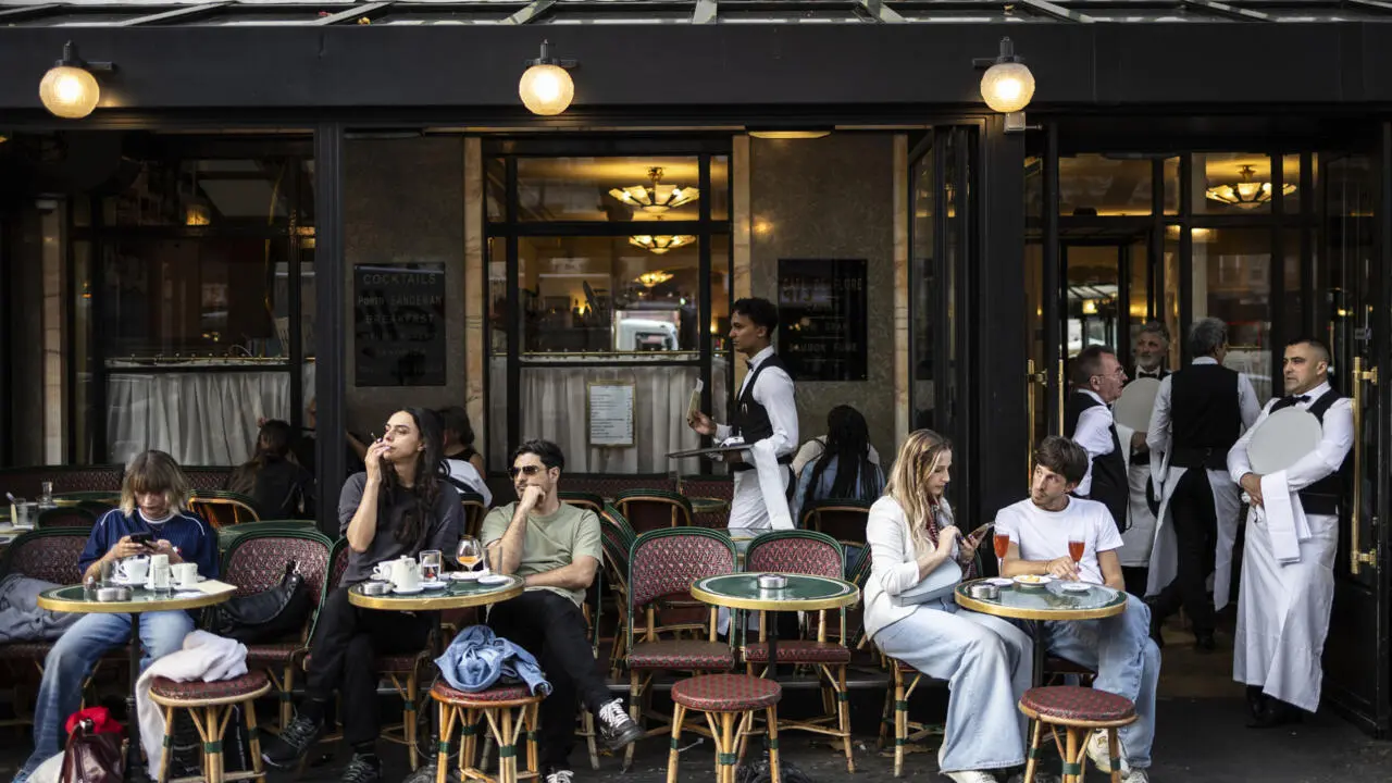 Η Γαλλία επέστρεψε στην ανάπτυξη αλλά με «πληγές» από τις εμπορικές εντάσεις (γράφημα)