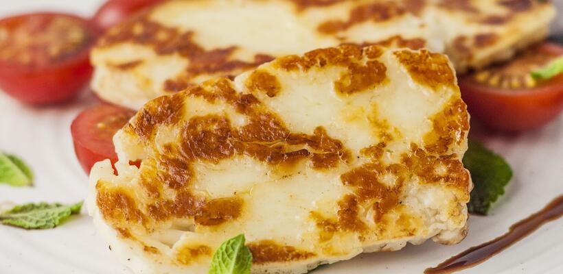 Αιχμές ΠΕΚ για ενδεχόμενη σκοπιμότητα από το Υπουργείο για χαλούμι