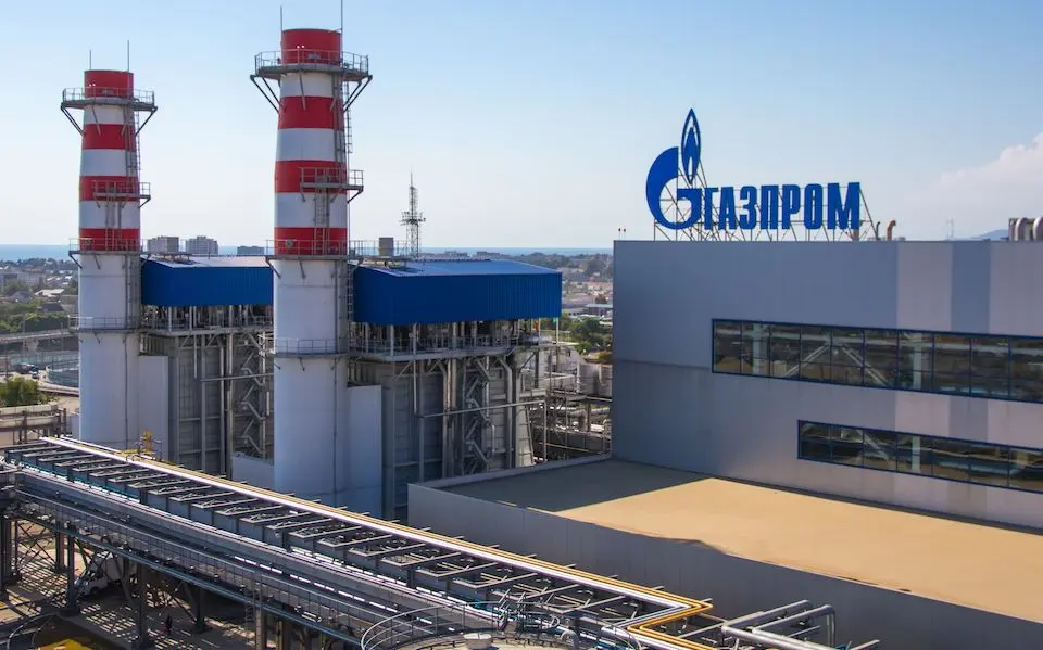 Η Gazprom βάζει φρένο στις παραδόσεις ΦΑ λόγω «ανωτέρας βίας»