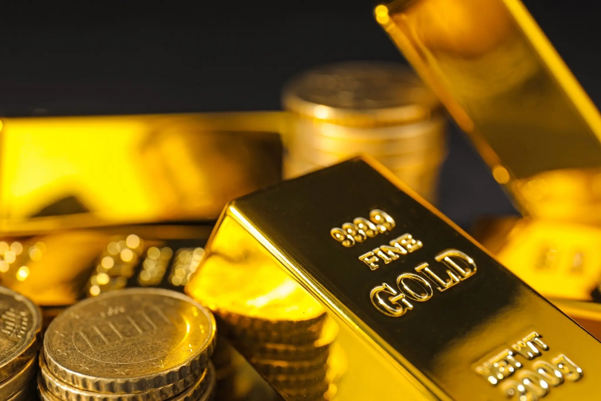 Χρυσός: Ανάκαμψη πάνω από τα $5.000 μετά τη βίαιη διόρθωση