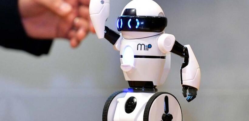 Θα εξαφανίσουν τις δουλείες μας τα ρομπότ;