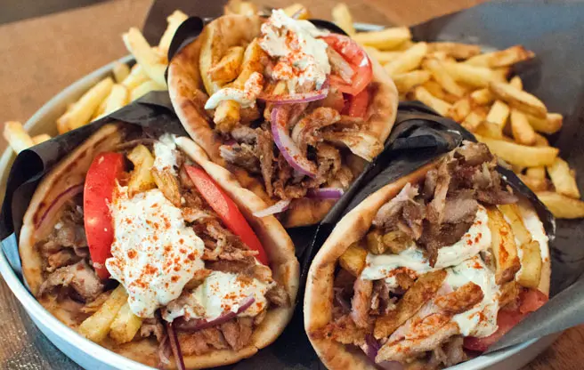 Οι καταναλωτές γυρνούν την πλάτη στο fast food που γίνεται ασύμφορo