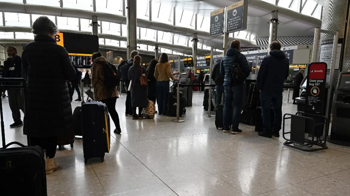 Ταξιδιωτικό χάος αναμένεται στην Βρετανία τα Χριστούγεννα