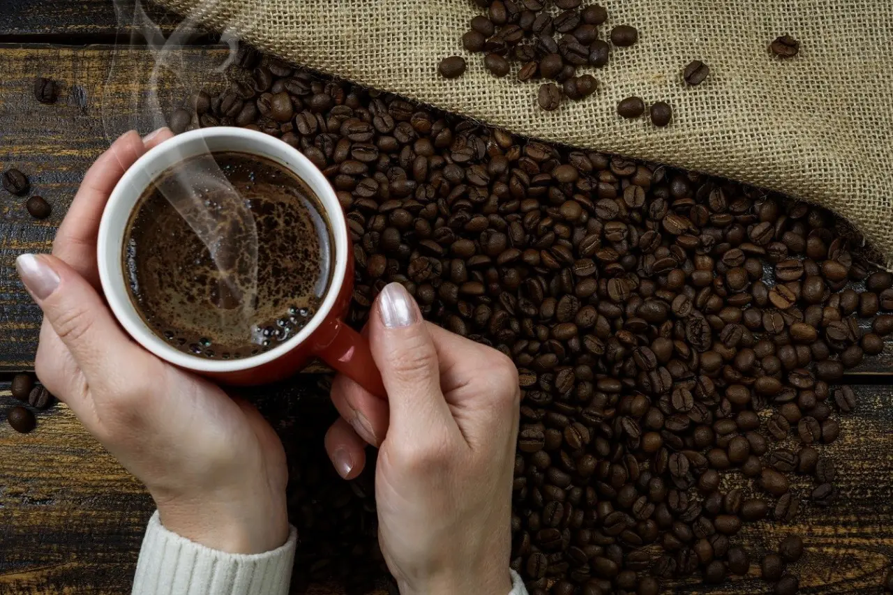 Σε υψηλό 13 ετών ο καφές Arabica – Αύξηση 40% στις τιμές το 2024