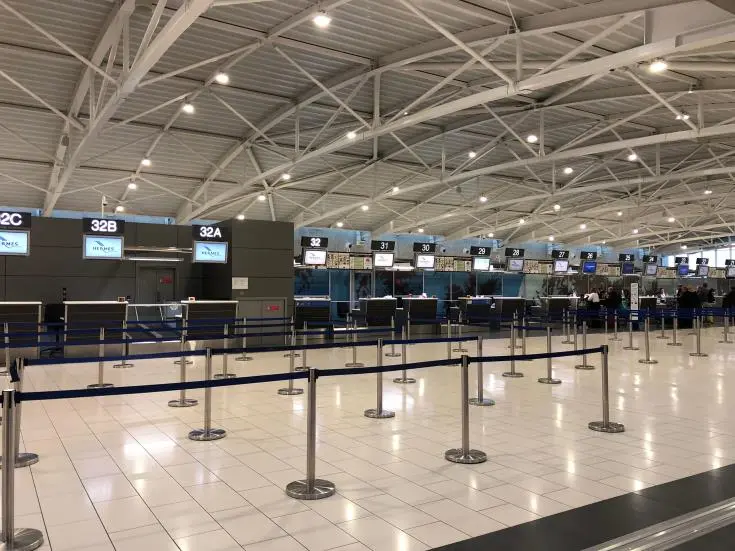 «Λιμνούλα» ο χώρος του check-in του αεροδρομίου Λάρνακας λόγω βροχής