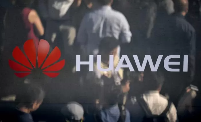 Το Τόκιο θα αποκλείσει τις Huawei και ZTE από τις κρατικές συμβάσεις
