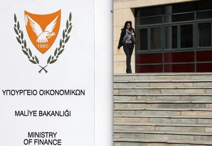 Διπλή έξοδος στις αγορές για τις ανάγκες της κρίσης του κορωνοϊού
