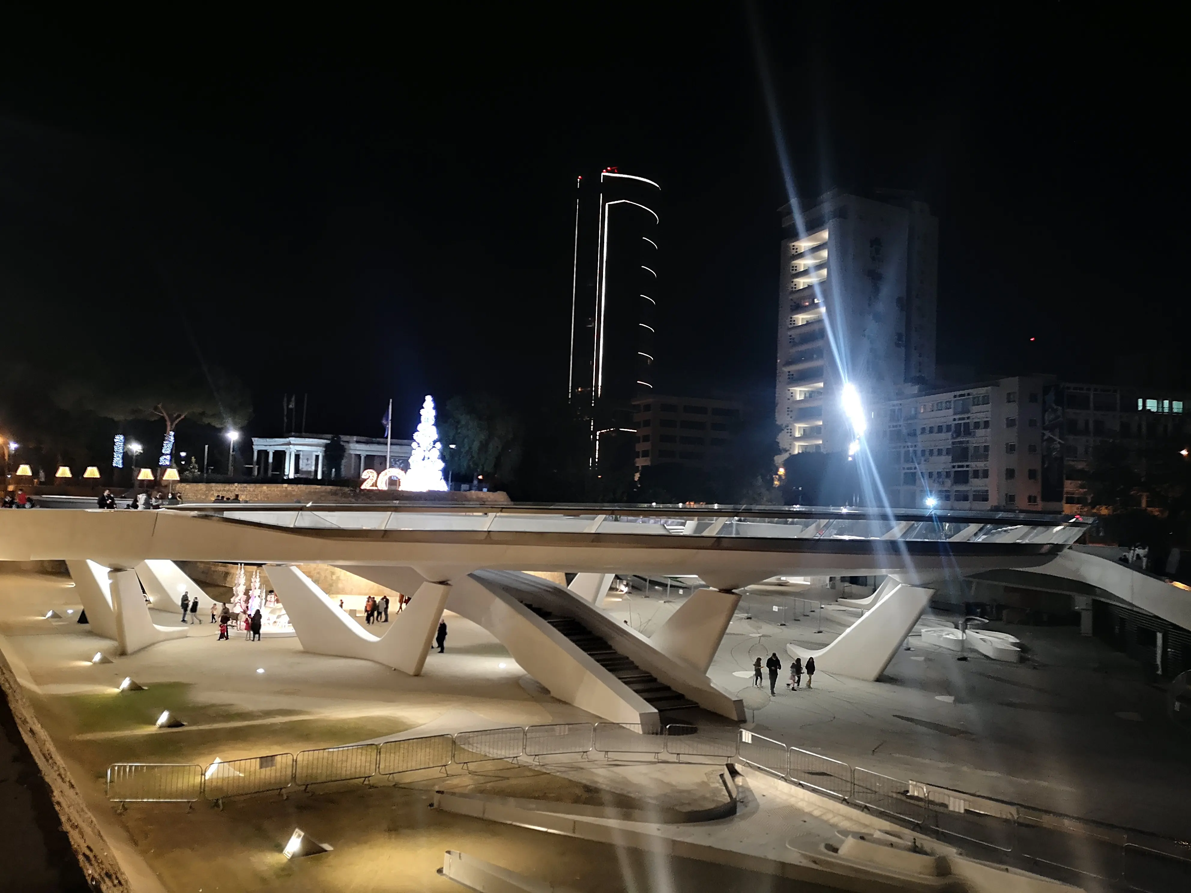 Η Πλατεία Ελευθερίας το βράδυ (Φωτογραφίες)