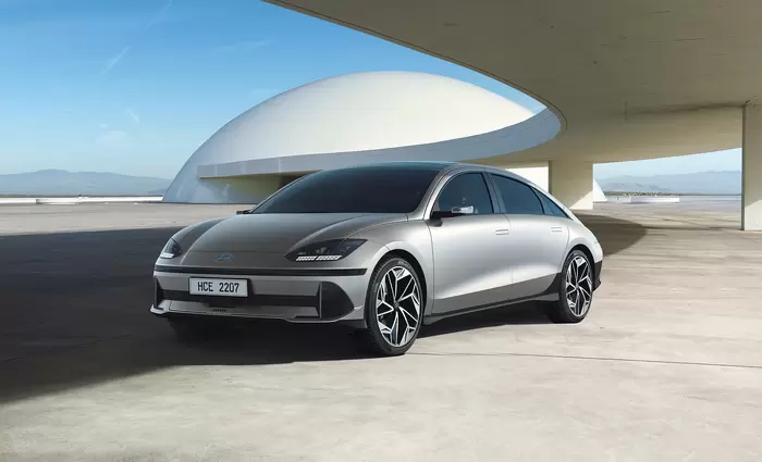 Το νέο HYUNDAI IONIQ 6 Ηλεκτρικό Αυτοκίνητο της Χρονιάς από το CAR AND DRIVER