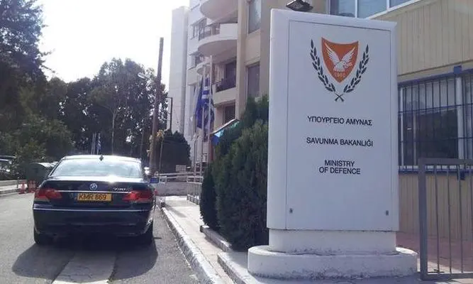 Xρηματοδότηση 19 εκ. ευρώ για φωτοβολταϊκά σε στρατόπεδα