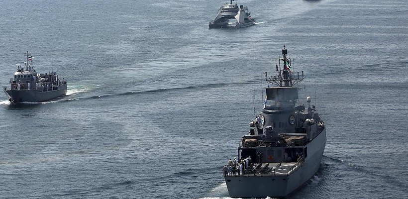 Το Ιράν κλείνει προσωρινά το Στενό του Ορμούζ εν μέσω συνομιλιών με τις ΗΠΑ – Σκληρή ρητορική από Χαμενεΐ