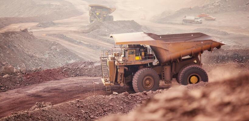 Σε χαμηλό 9ετίας το σιδηρομετάλλευμα λόγω της υποτονικής κινεζικής οικονομίας