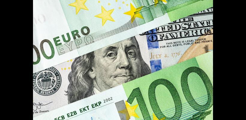 Η ενεργειακή κρίση και η ύφεση πλήττουν το ευρώ