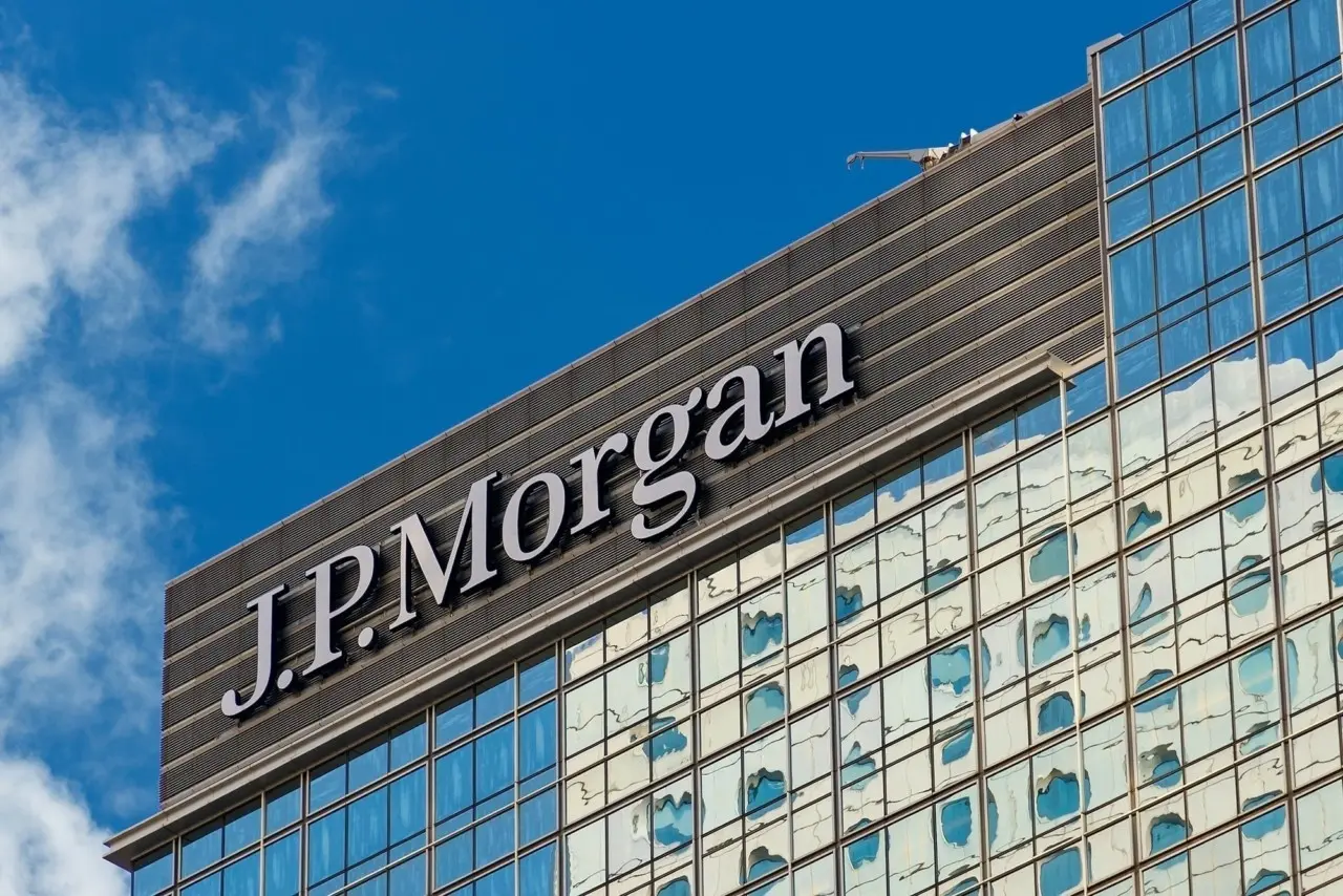 «Καμπανάκι» JP Morgan: Οι δασμοί μπορεί να κοστίσουν το 1,5% στο ΑΕΠ της Ευρωζώνης το 2025