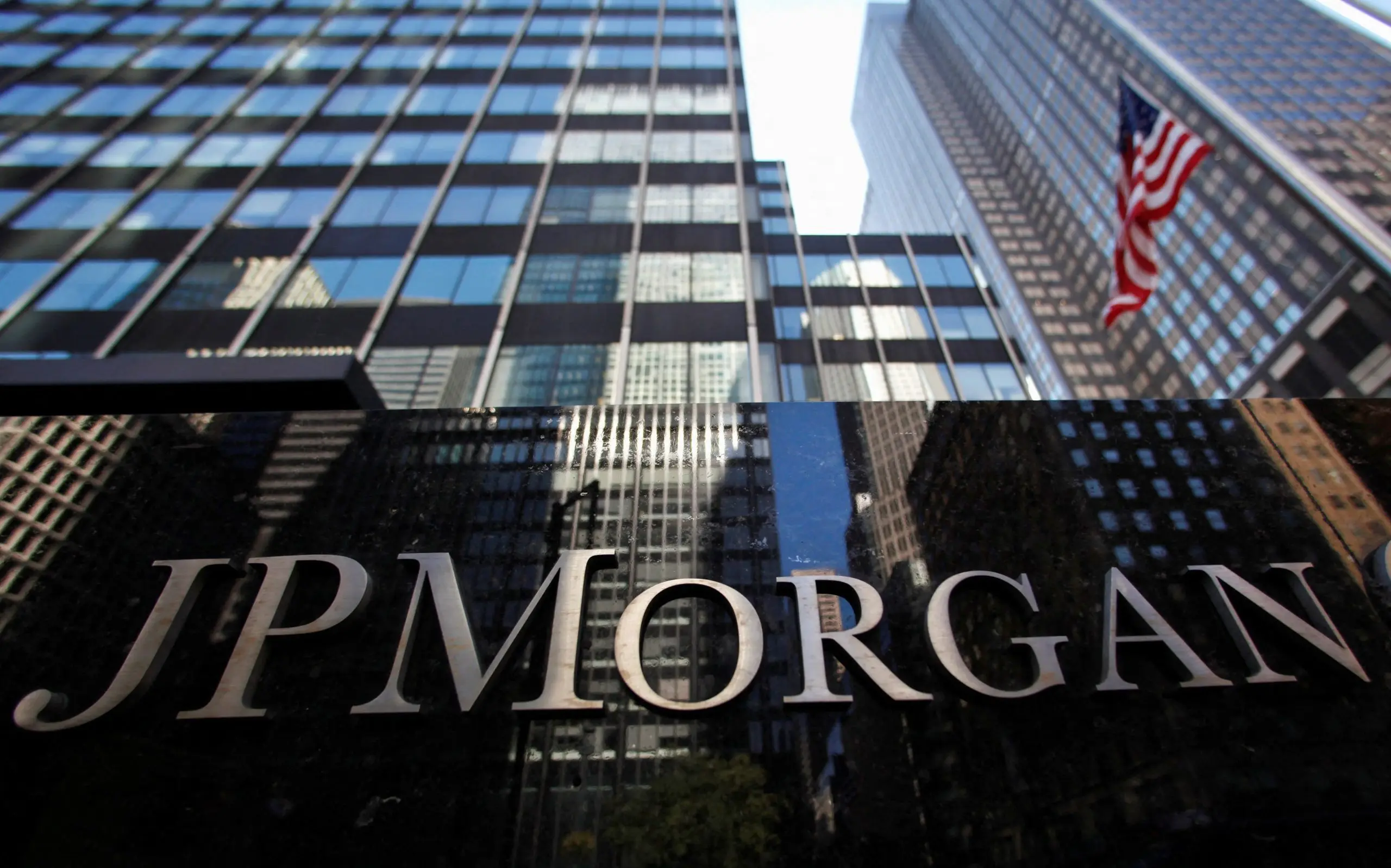 JP Morgan: Πολύ νωρίς για να κηρύξουμε τη νίκη κατά του πληθωρισμού