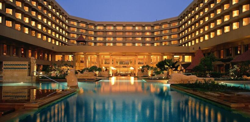 Τα ξενοδοχεία Marriott θα καταργήσουν τα πλαστικά καλαμάκια