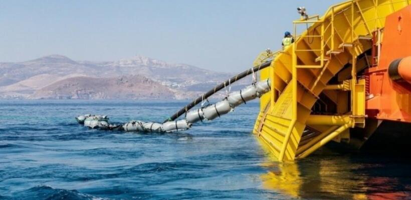 Παπασταύρου: Νέο μήνυμα προς τη Λευκωσία για το καλώδιο