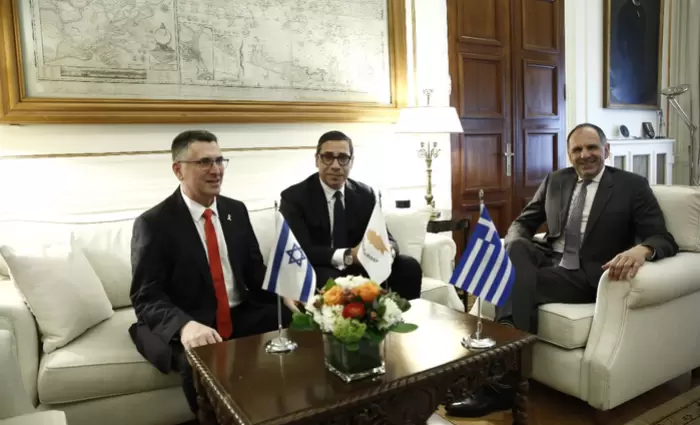 Καλώδιο: Η Αθήνα στηρίζει την ηλεκτρική διασύνδεση και βάζει στο παιχνίδι το Ισραήλ