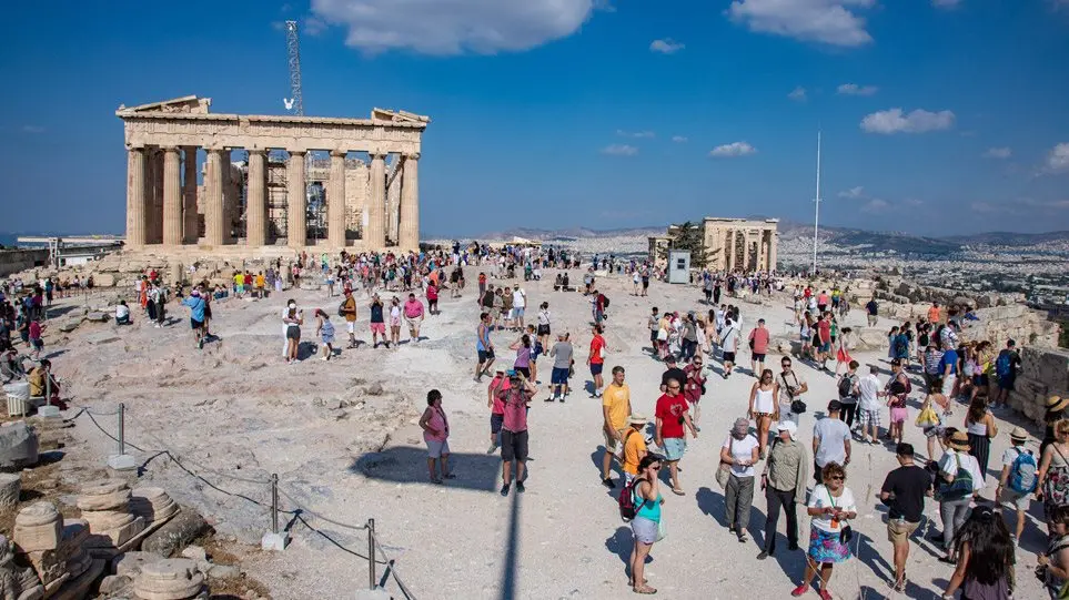 Ανοίγει για τους Τουρίστες η Ελλάδα - Τι ισχύει για τους Κύπριους επισκέπτες