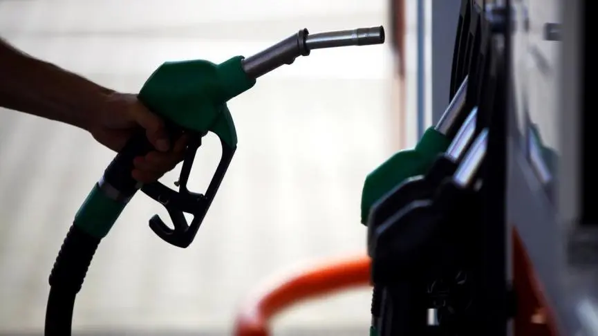 Στην αντεπίθεση η ΕΠΑ για τον ρόλο της – Τι λέει για καύσιμα και τράπεζες