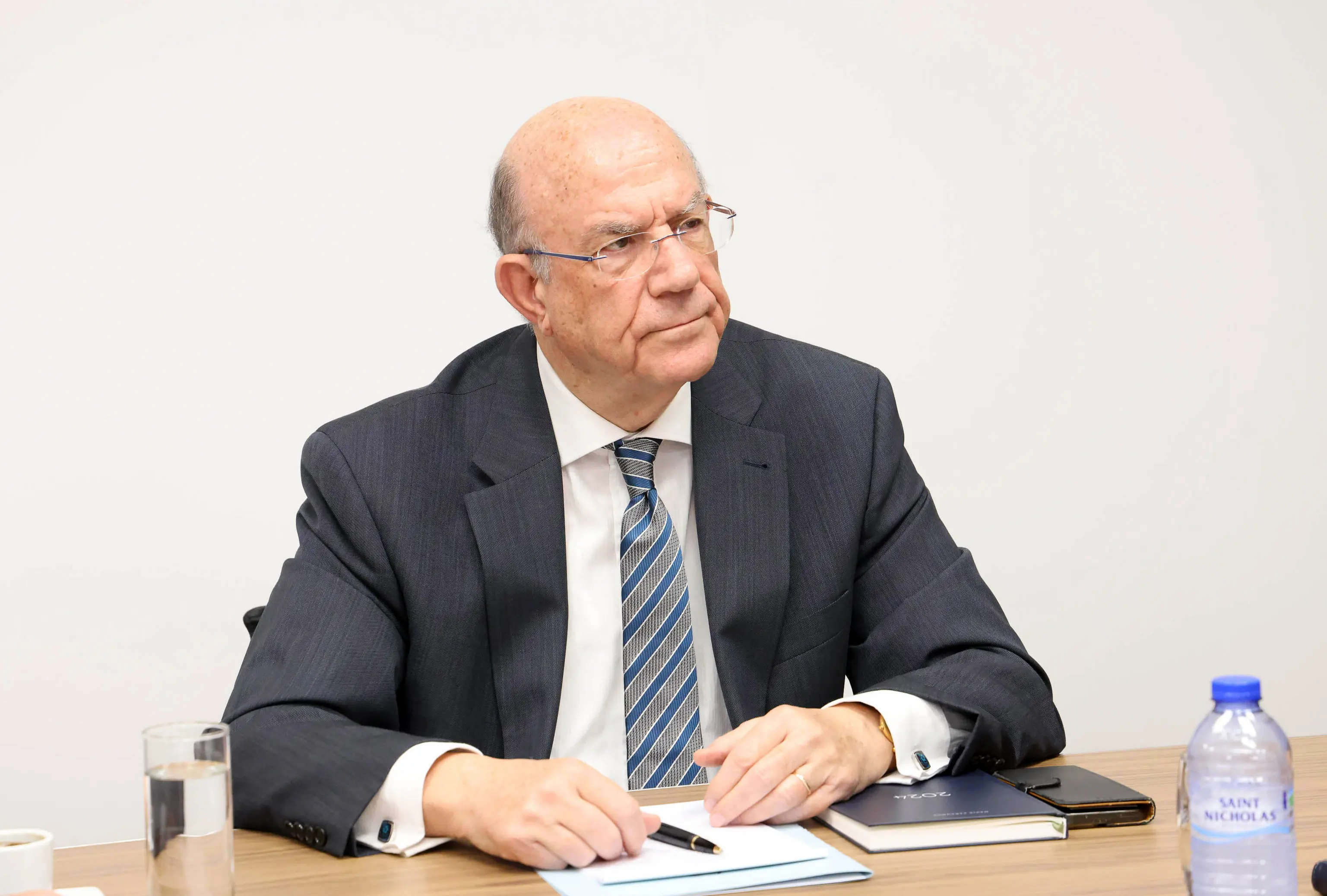 ΥΠΟΙΚ για ημικρατικούς: Να βλέπουμε τις βελτιώσεις - Να μην μένουμε στις αντιδράσεις