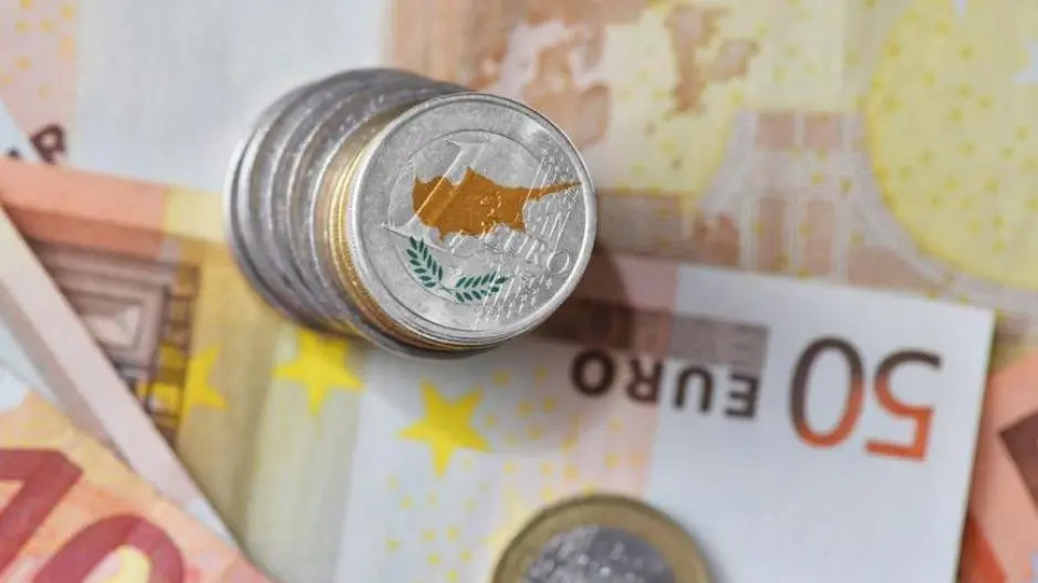 ΥΠΟΙΚ: Με το βλέμμα στις αγορές μετά τις αναβαθμίσεις